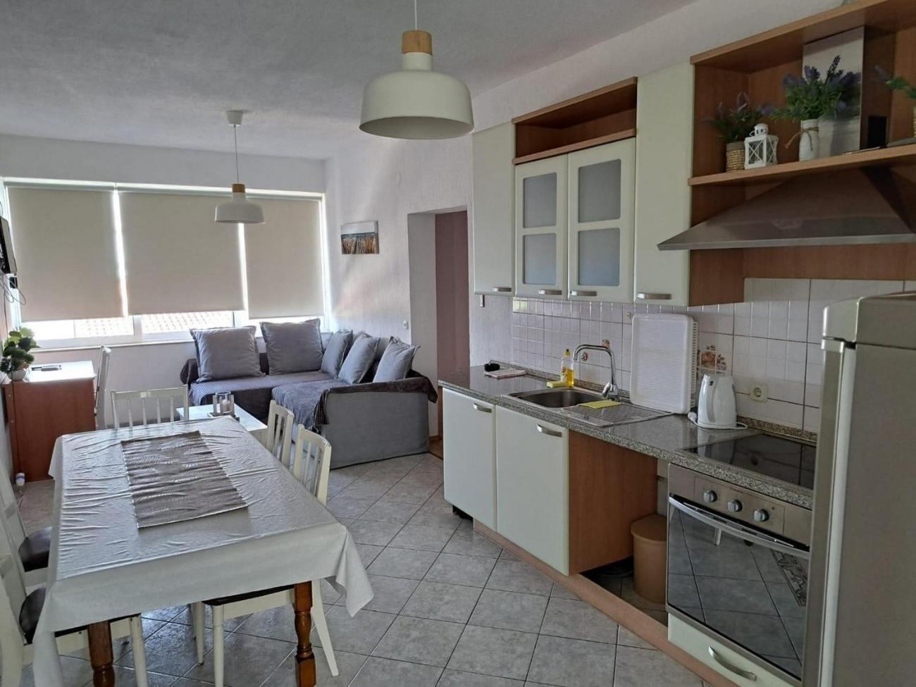 Apartment With A Parking Space Zivogosce - Blato, Makarska - 22253